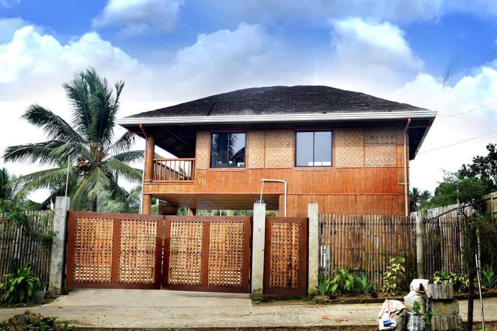 Вилла Modern Bahay Kubo In A Farm Near Tagaytay Тагайтай Экстерьер фото